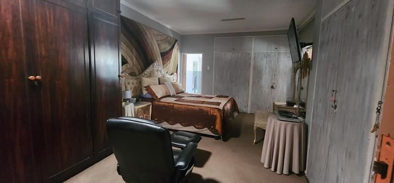 6 Bedroom Property for Sale in Elspark Gauteng