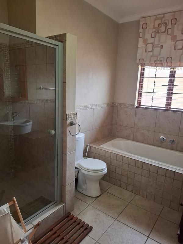 To Let 4 Bedroom Property for Rent in Lynnwood Manor Gauteng