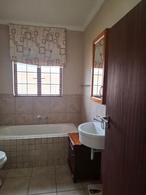 To Let 4 Bedroom Property for Rent in Lynnwood Manor Gauteng