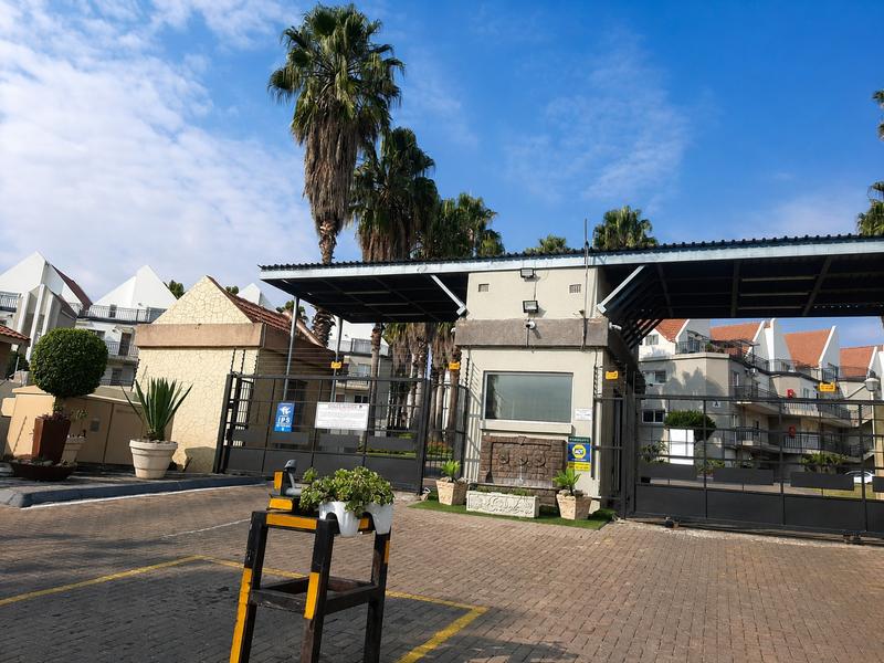 4 Bedroom Property for Sale in Halfway Gardens Gauteng