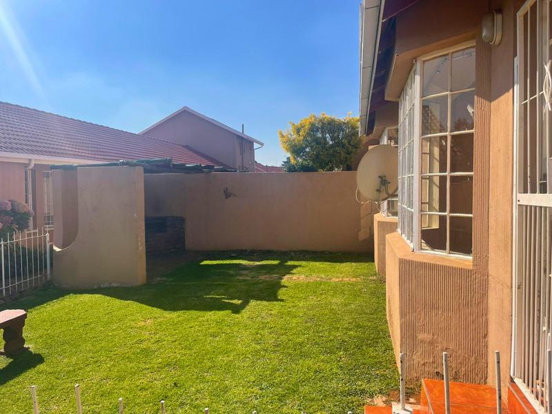 2 Bedroom Property for Sale in Norkem Park Gauteng