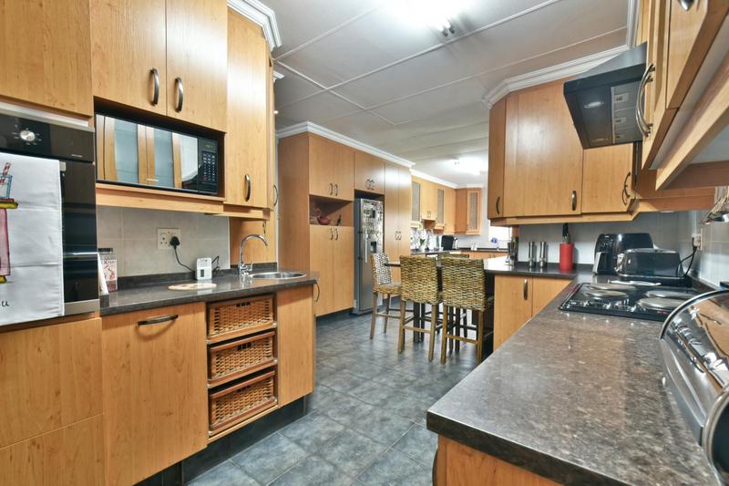 4 Bedroom Property for Sale in Brackenhurst Gauteng