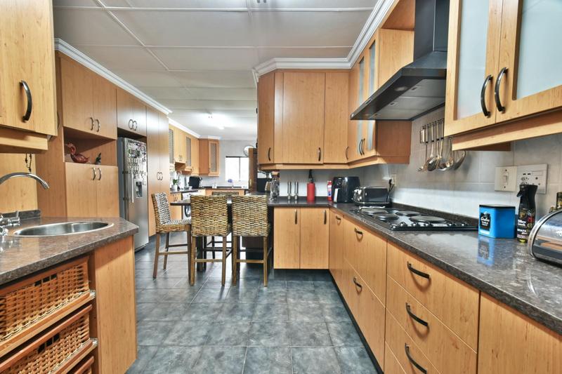 4 Bedroom Property for Sale in Brackenhurst Gauteng