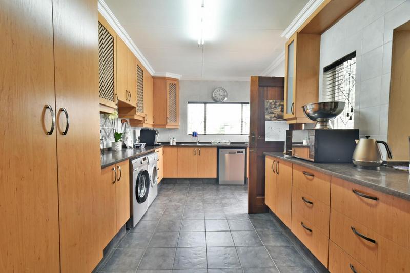 4 Bedroom Property for Sale in Brackenhurst Gauteng