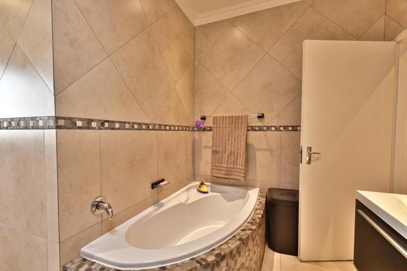 4 Bedroom Property for Sale in Brackenhurst Gauteng