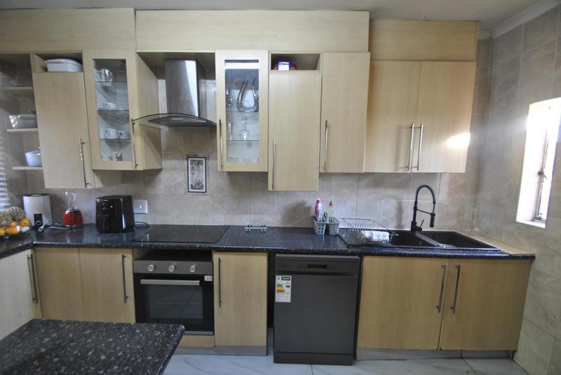 3 Bedroom Property for Sale in Dawn Park Gauteng