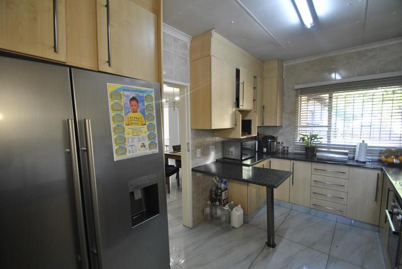 3 Bedroom Property for Sale in Dawn Park Gauteng