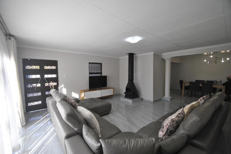 3 Bedroom Property for Sale in Dawn Park Gauteng