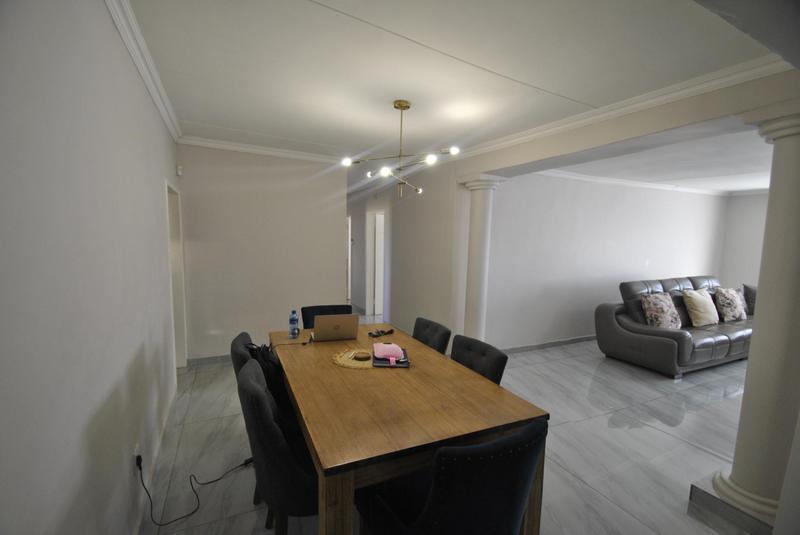 3 Bedroom Property for Sale in Dawn Park Gauteng