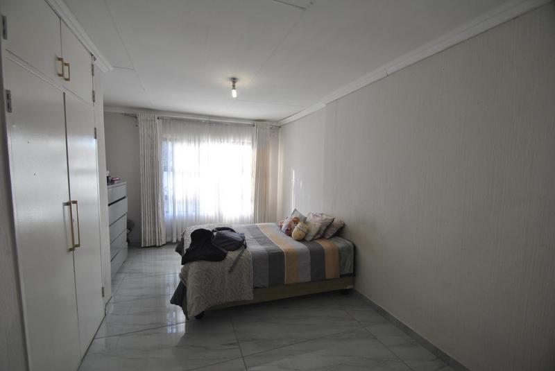 3 Bedroom Property for Sale in Dawn Park Gauteng