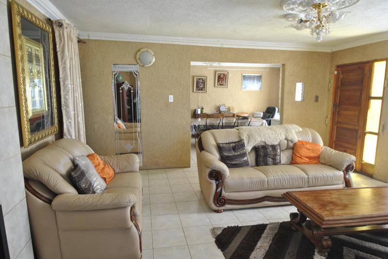4 Bedroom Property for Sale in Zakariyya Park Gauteng