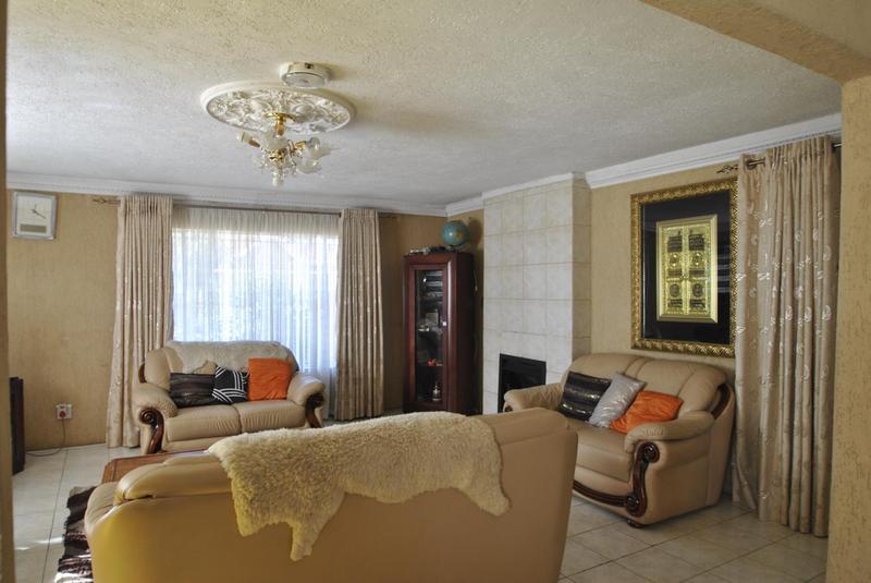 4 Bedroom Property for Sale in Zakariyya Park Gauteng