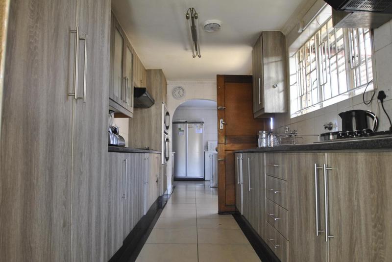 4 Bedroom Property for Sale in Zakariyya Park Gauteng