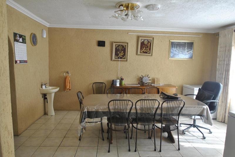 4 Bedroom Property for Sale in Zakariyya Park Gauteng