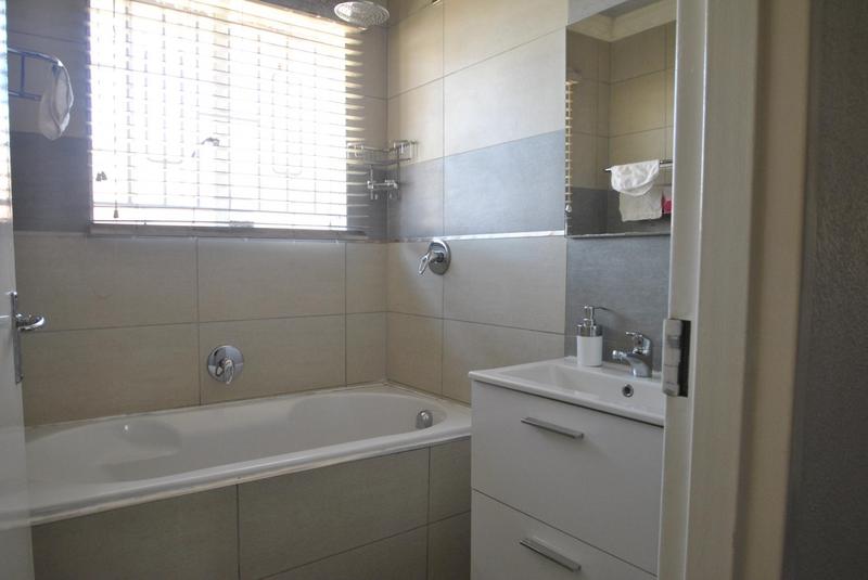 4 Bedroom Property for Sale in Zakariyya Park Gauteng