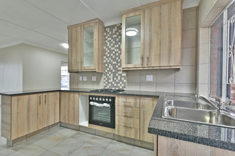 1 Bedroom Property for Sale in New Redruth Gauteng
