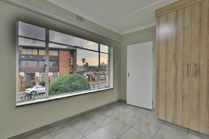 1 Bedroom Property for Sale in New Redruth Gauteng