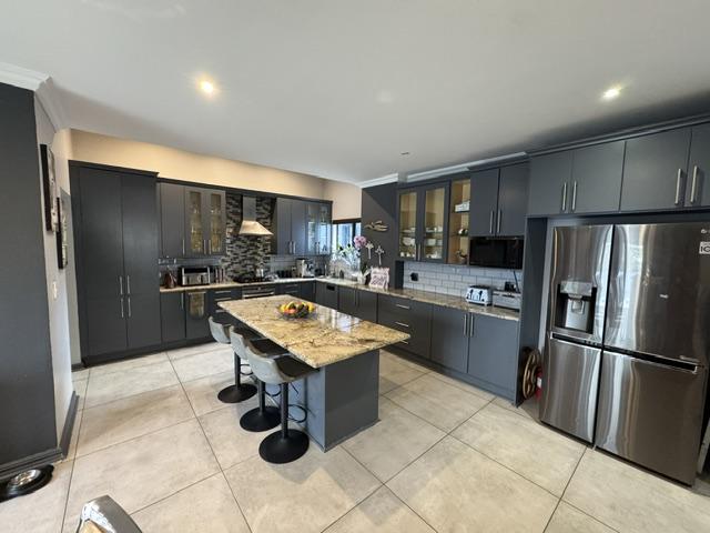 5 Bedroom Property for Sale in Midstream Estate Gauteng