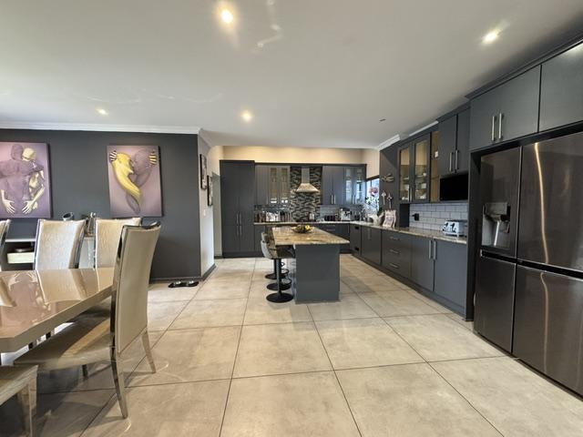 5 Bedroom Property for Sale in Midstream Estate Gauteng