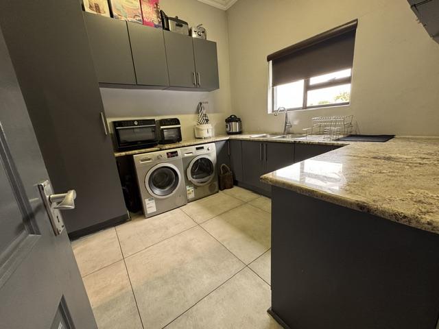 5 Bedroom Property for Sale in Midstream Estate Gauteng