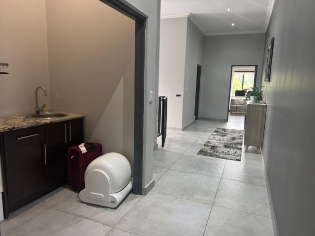 5 Bedroom Property for Sale in Midstream Estate Gauteng