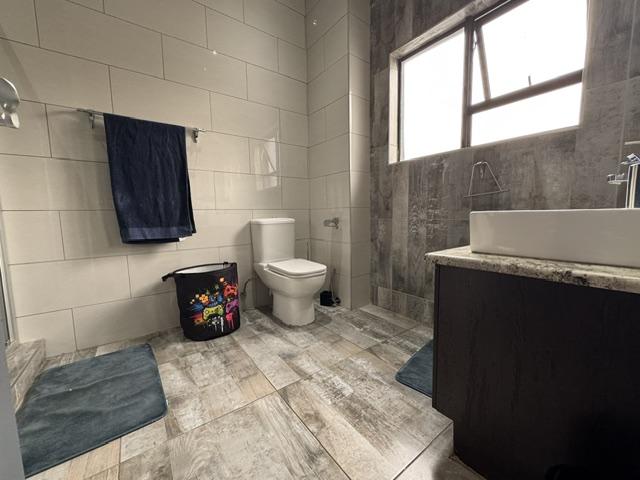5 Bedroom Property for Sale in Midstream Estate Gauteng