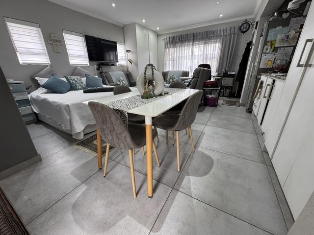 5 Bedroom Property for Sale in Midstream Estate Gauteng