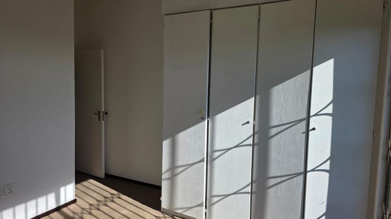 2 Bedroom Property for Sale in Constantia Kloof Gauteng