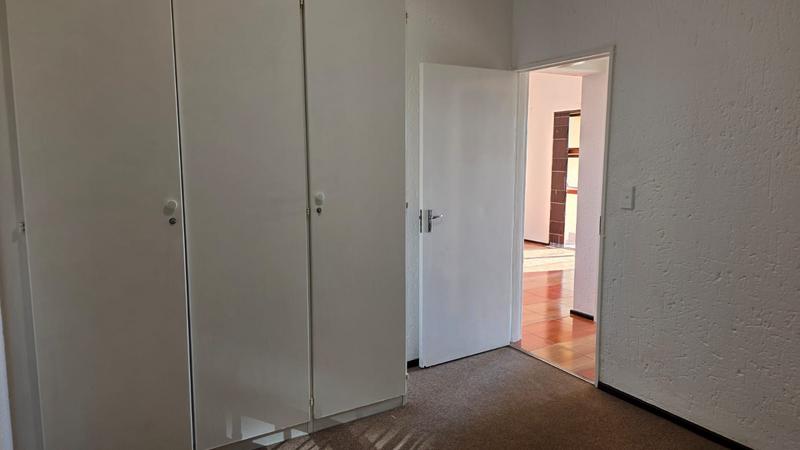 2 Bedroom Property for Sale in Constantia Kloof Gauteng