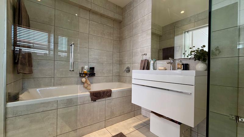 3 Bedroom Property for Sale in Serengeti Lifestyle Estate Gauteng
