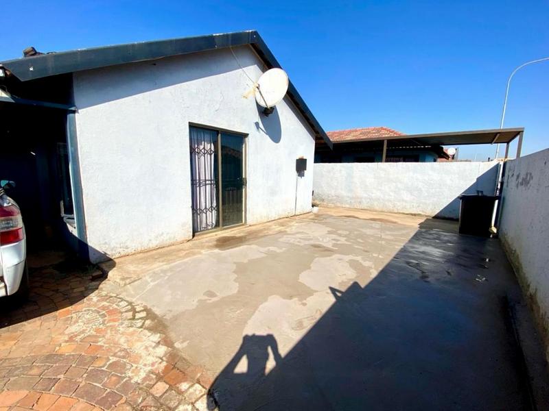 To Let 3 Bedroom Property for Rent in Protea Glen Gauteng