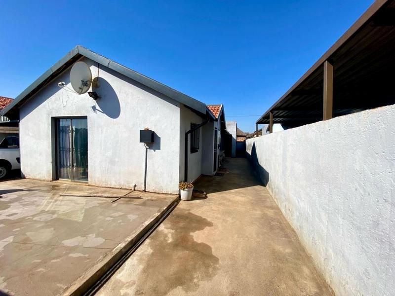 To Let 3 Bedroom Property for Rent in Protea Glen Gauteng