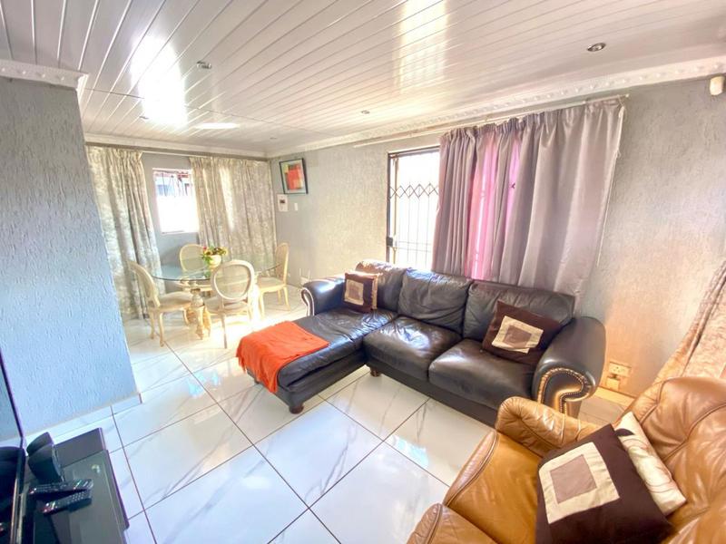 To Let 3 Bedroom Property for Rent in Protea Glen Gauteng