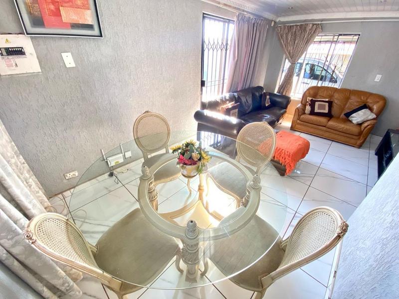 To Let 3 Bedroom Property for Rent in Protea Glen Gauteng