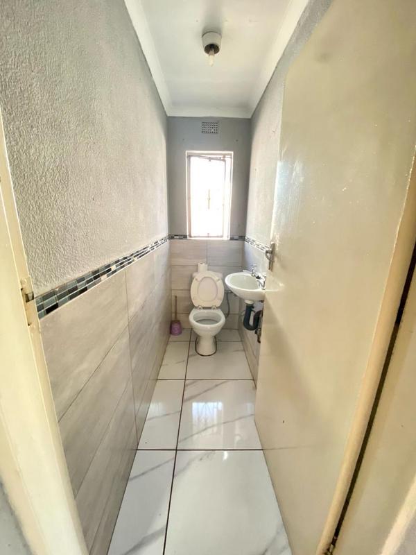 To Let 3 Bedroom Property for Rent in Protea Glen Gauteng
