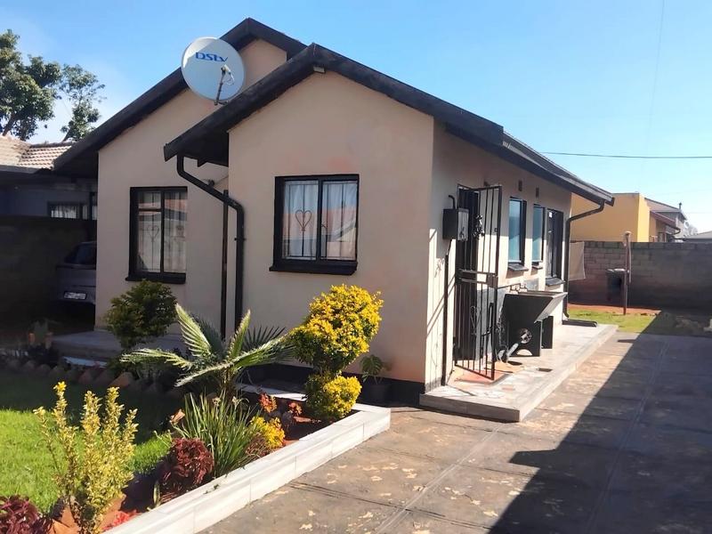 2 Bedroom Property for Sale in Protea Glen Gauteng
