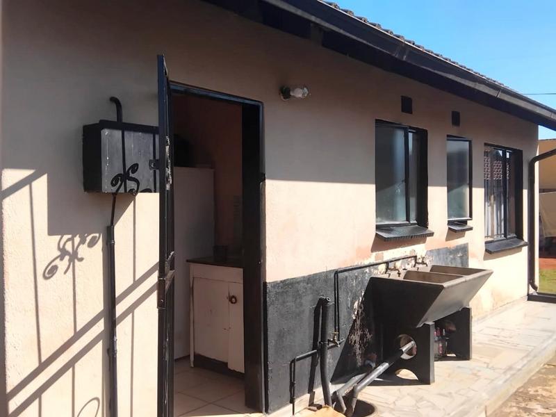 2 Bedroom Property for Sale in Protea Glen Gauteng