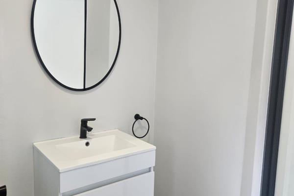 To Let 1 Bedroom Property for Rent in Waterfall Gauteng