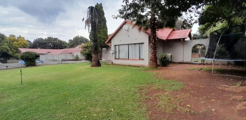 4 Bedroom Property for Sale in Birchleigh Gauteng