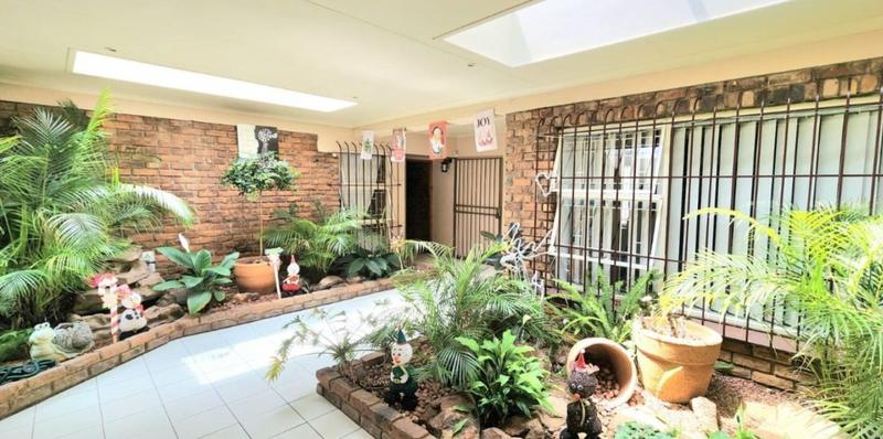 4 Bedroom Property for Sale in Edleen Gauteng