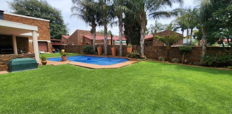 4 Bedroom Property for Sale in Edleen Gauteng