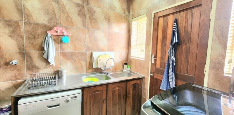 4 Bedroom Property for Sale in Edleen Gauteng
