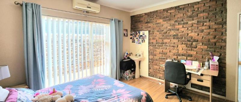 4 Bedroom Property for Sale in Edleen Gauteng