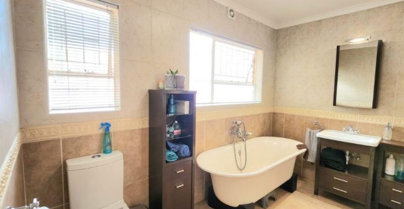 4 Bedroom Property for Sale in Edleen Gauteng