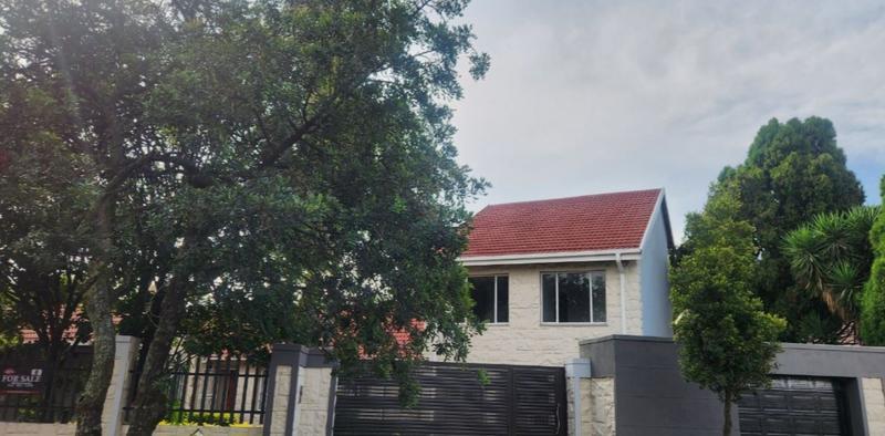 6 Bedroom Property for Sale in Glen Marais Gauteng
