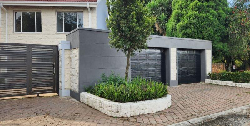 6 Bedroom Property for Sale in Glen Marais Gauteng