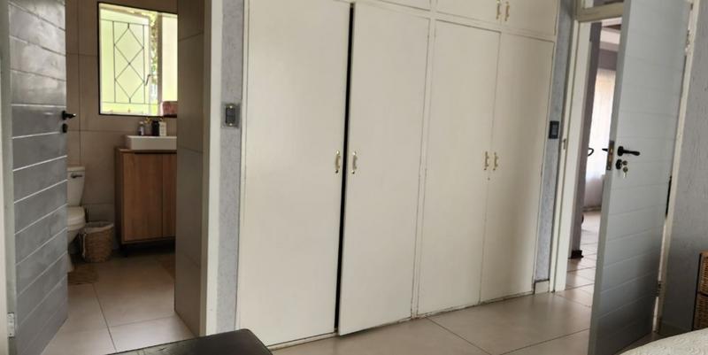 6 Bedroom Property for Sale in Glen Marais Gauteng