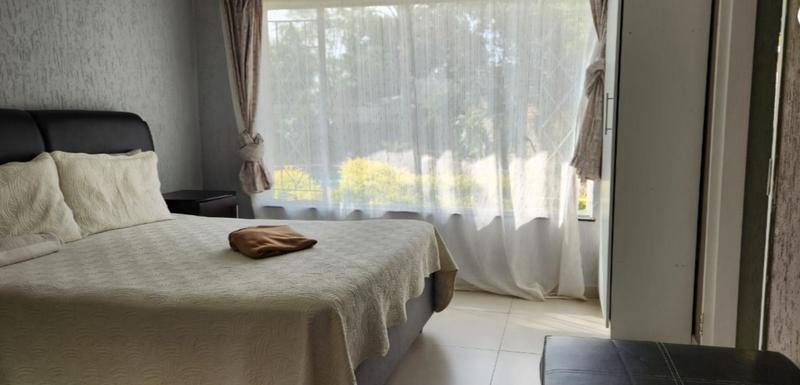 6 Bedroom Property for Sale in Glen Marais Gauteng