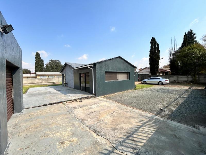 3 Bedroom Property for Sale in Dunnottar Gauteng
