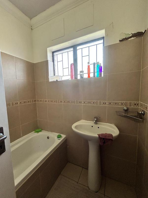 3 Bedroom Property for Sale in Dunnottar Gauteng